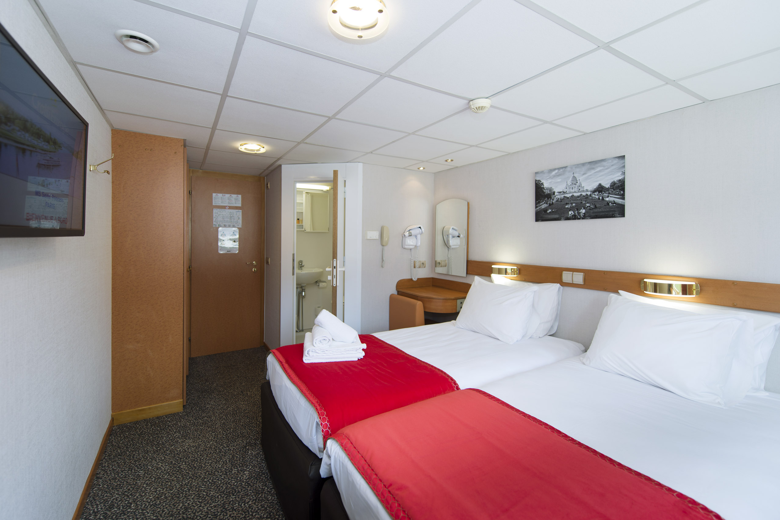 CroisiEurope MS Seine Princess Cabin 5.jpg
